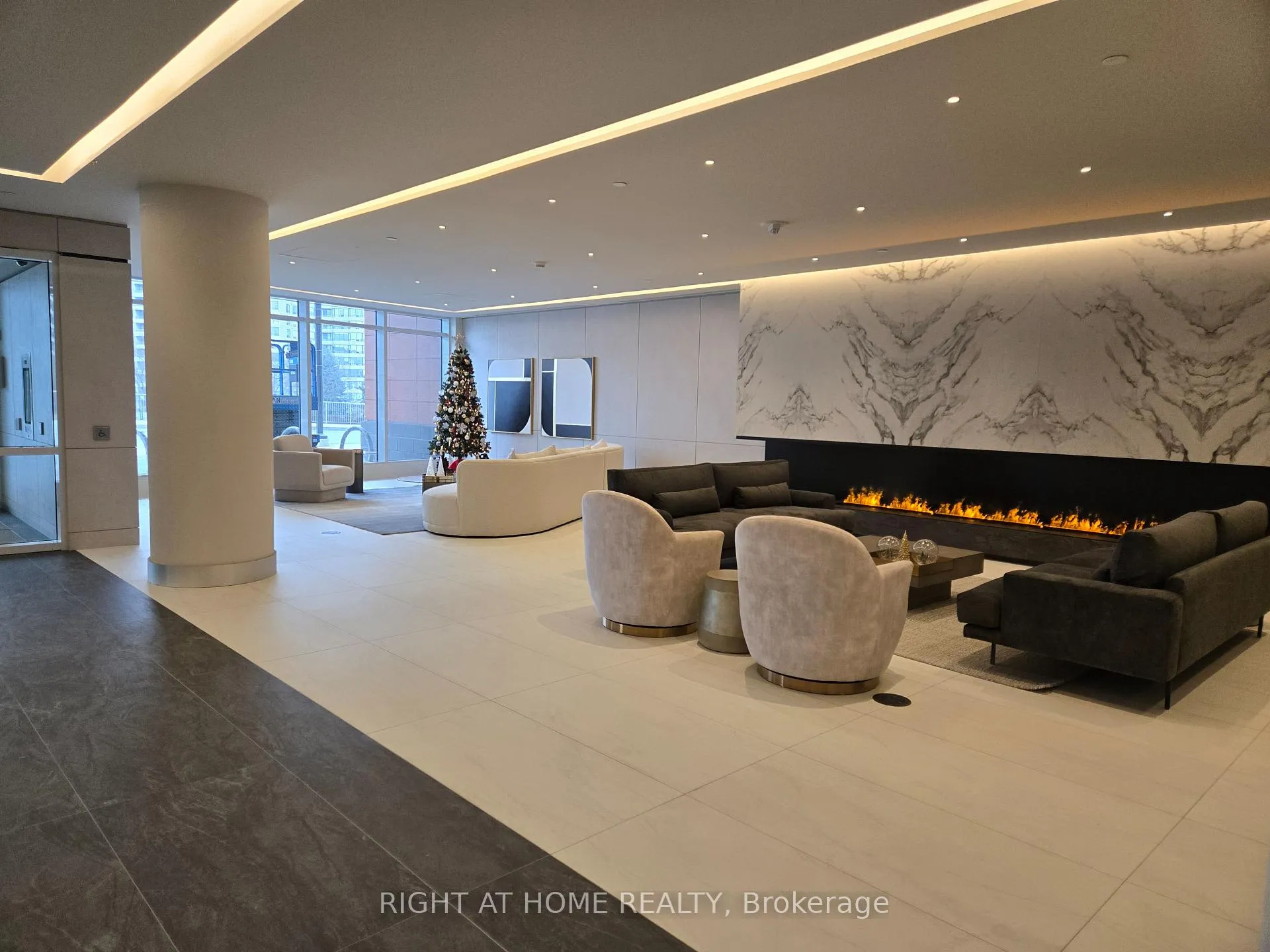Photo 24 of Unit 910, 50 Upper Mall Way, Vaughan, Brownridge — HOMEH
