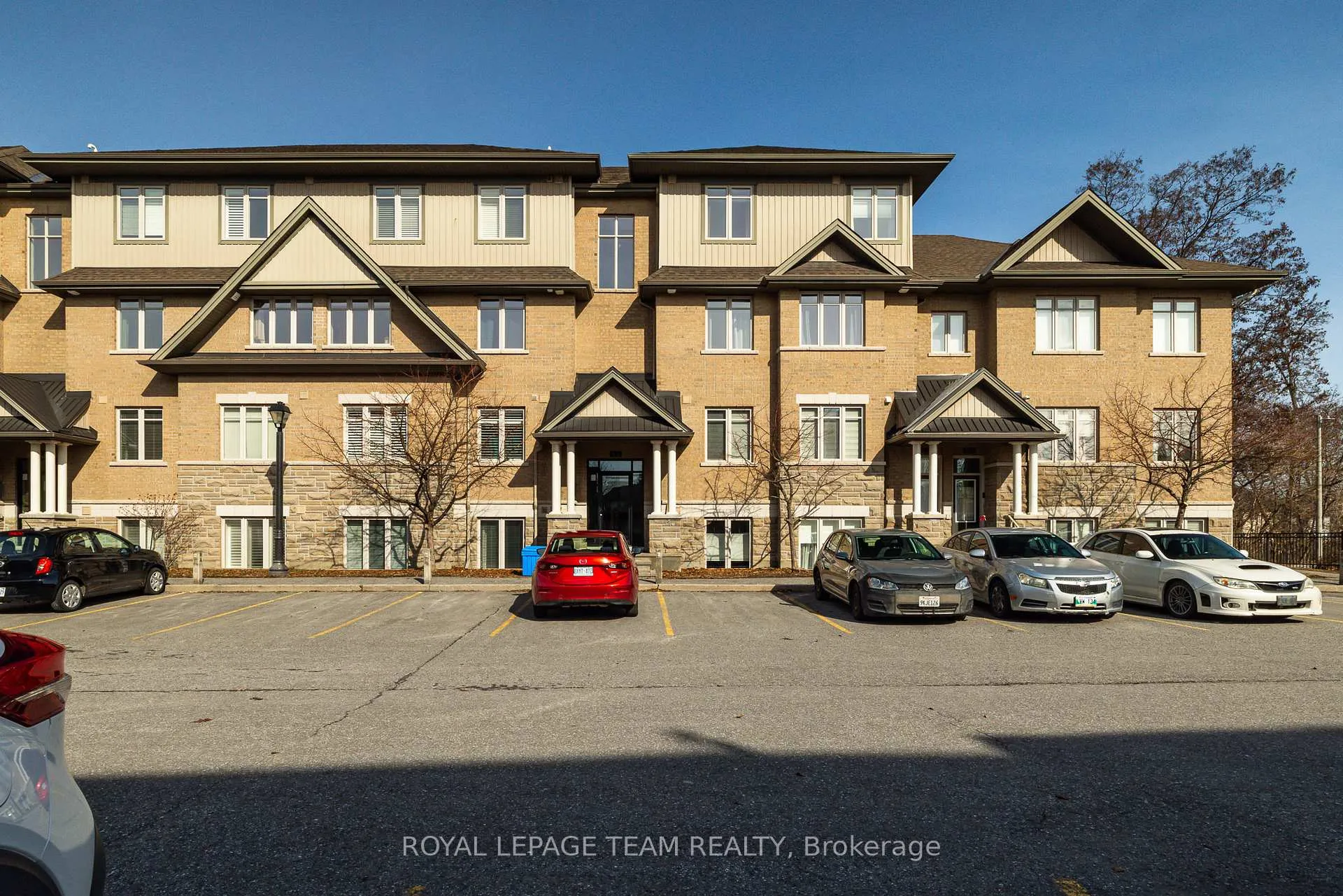 Photo 2 of Unit A, 19 Tadley Private, Ottawa, Barrhaven - Longfields — HOMEH