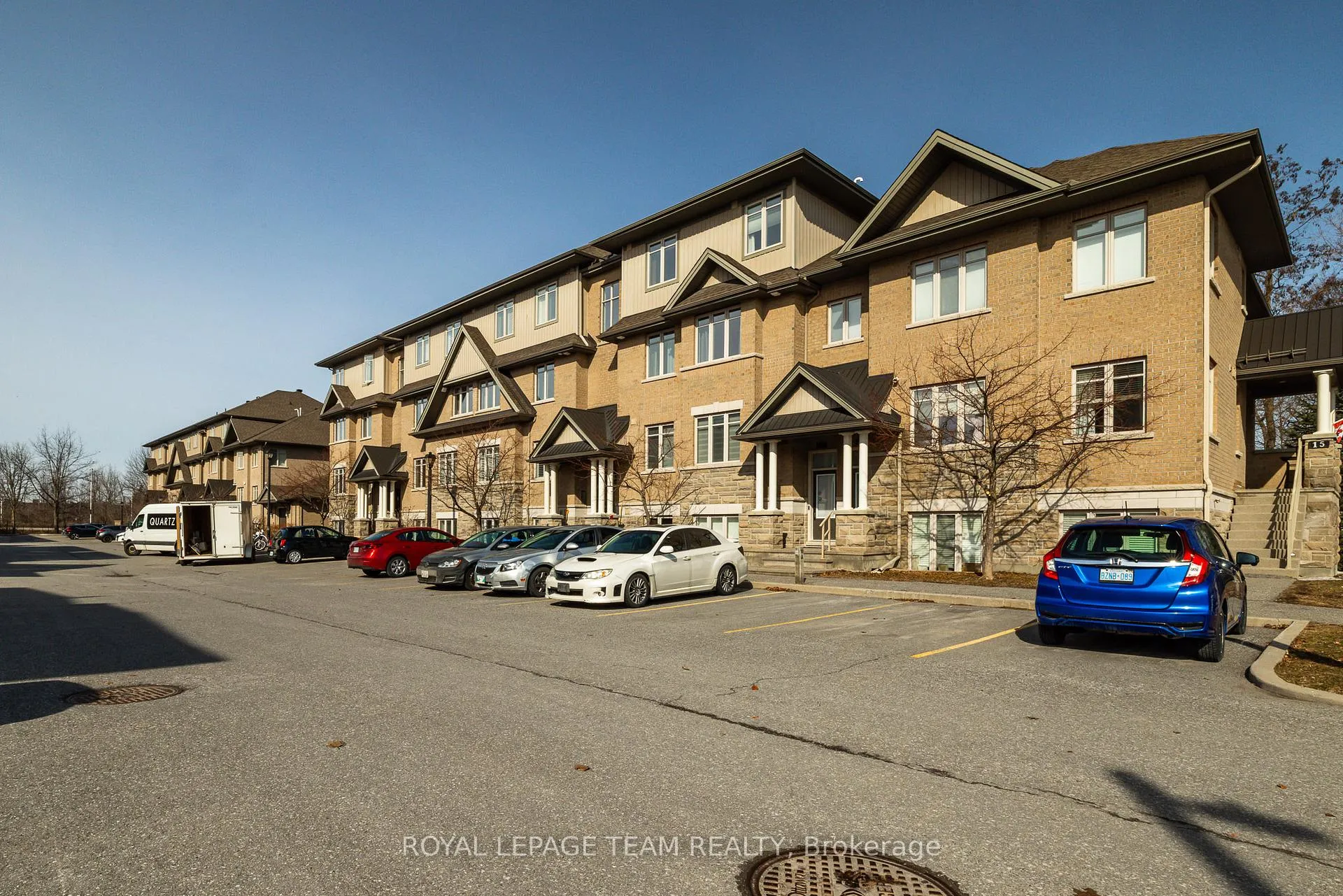 Photo 3 of Unit A, 19 Tadley Private, Ottawa, Barrhaven - Longfields — HOMEH