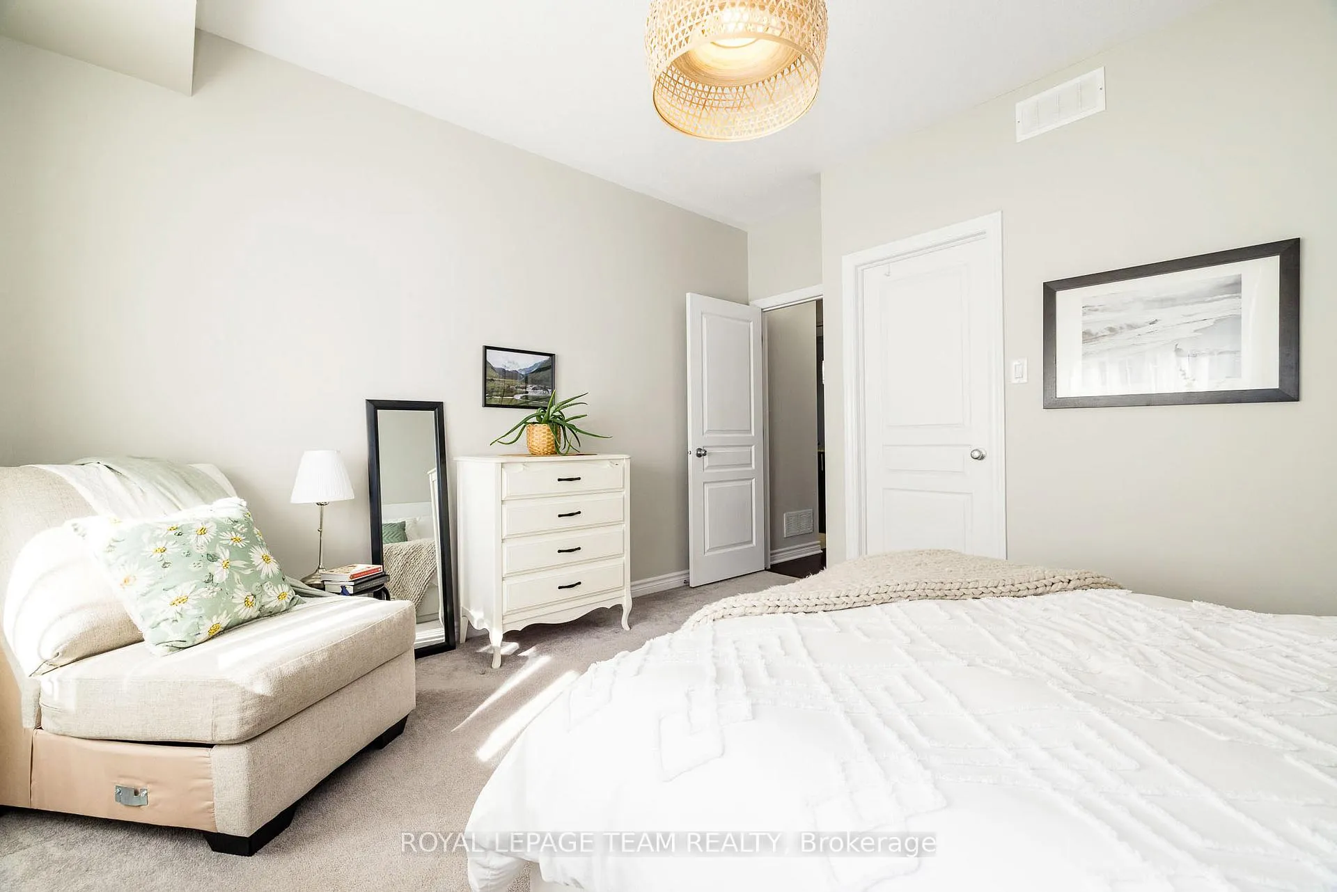 Photo 22 of Unit A, 19 Tadley Private, Ottawa, Barrhaven - Longfields — HOMEH