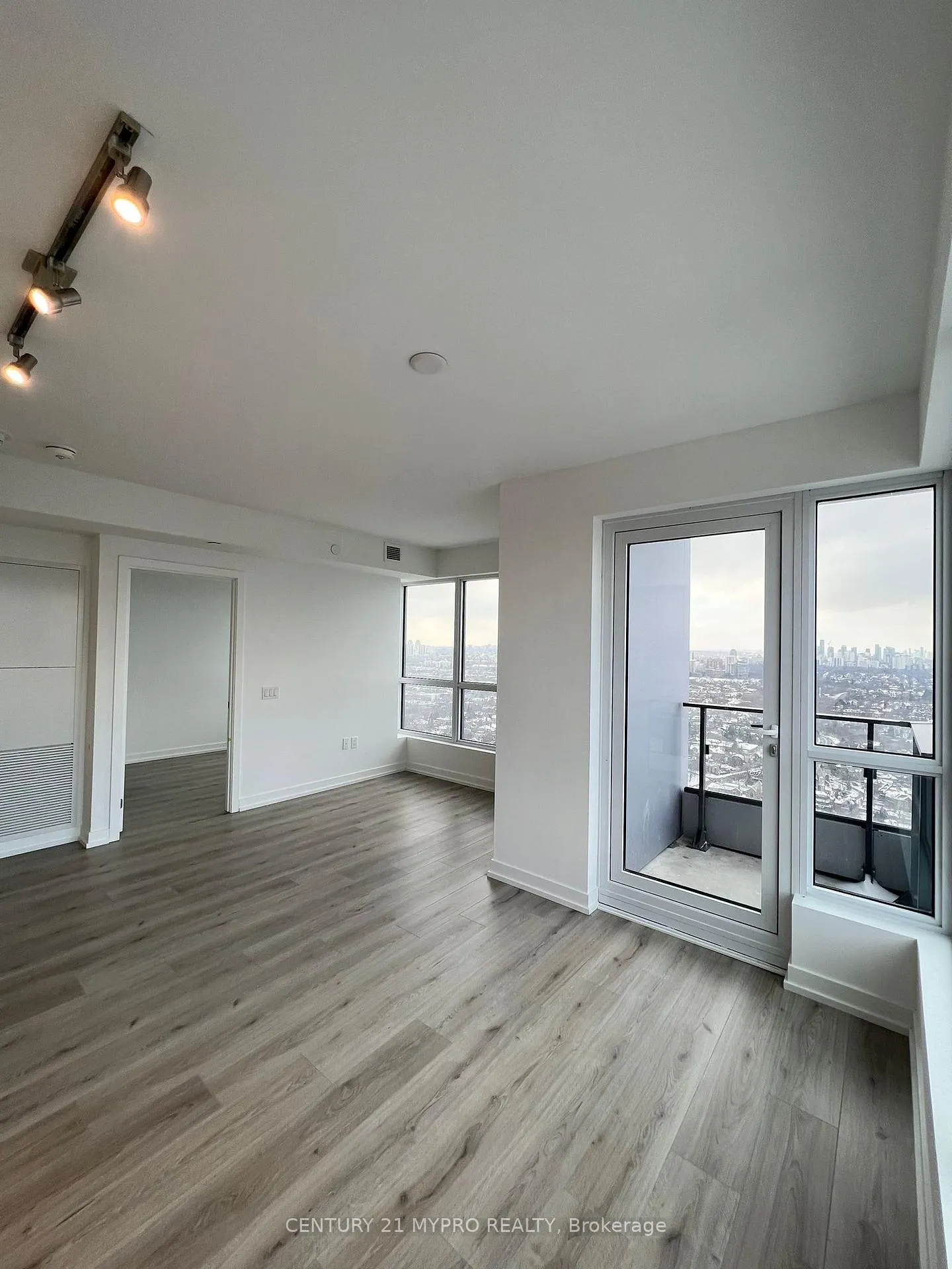 Photo 3 of Unit 4107, 395 Bloor Street E, Toronto, North St. James Town — HOMEH