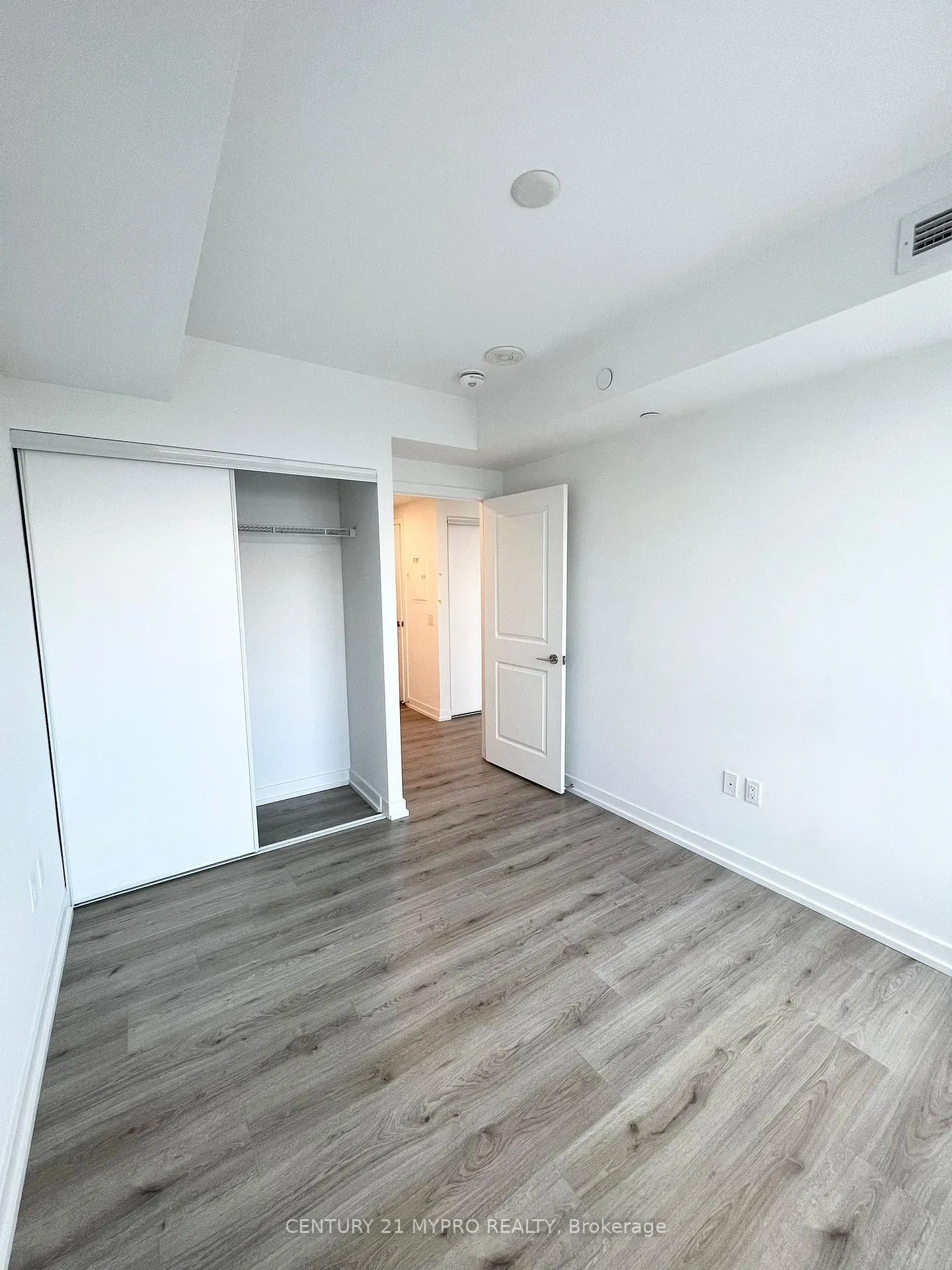 Photo 6 of Unit 4107, 395 Bloor Street E, Toronto, North St. James Town — HOMEH