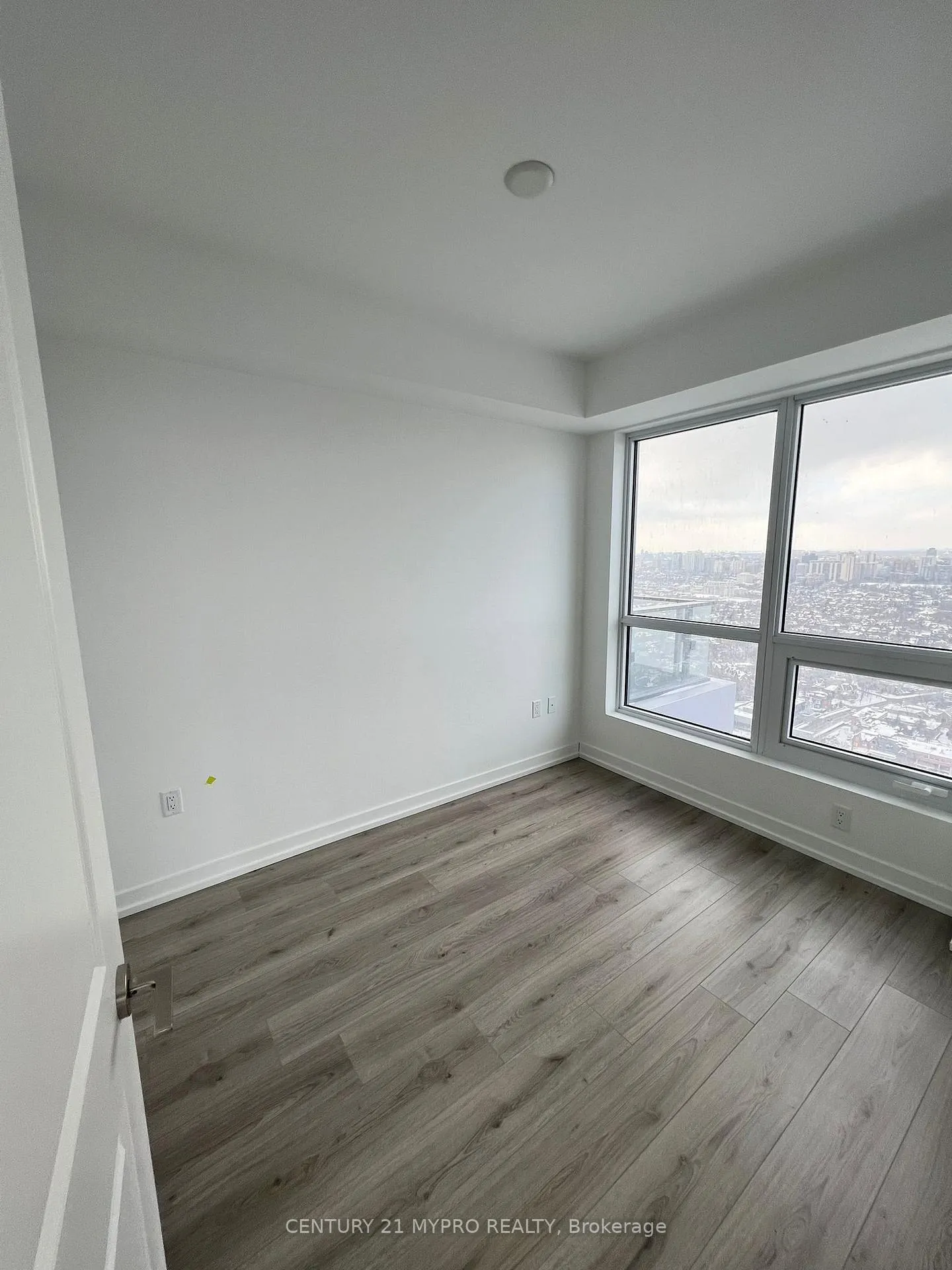 Photo 10 of Unit 4107, 395 Bloor Street E, Toronto, North St. James Town — HOMEH
