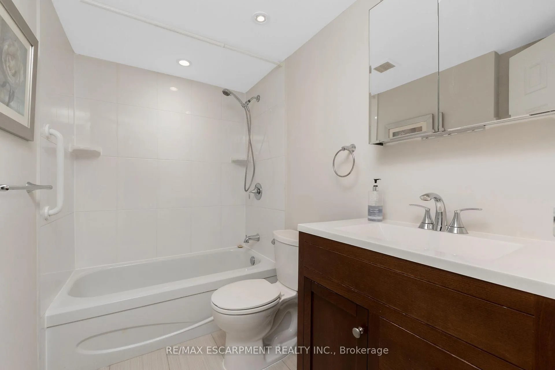 Photo 7 of Unit 1709, 77 Maitland Place, Toronto, Cabbagetown-South St. James Town — HOMEH