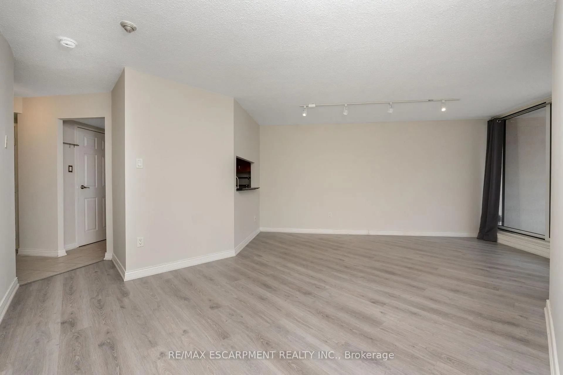 Photo 9 of Unit 1709, 77 Maitland Place, Toronto, Cabbagetown-South St. James Town — HOMEH