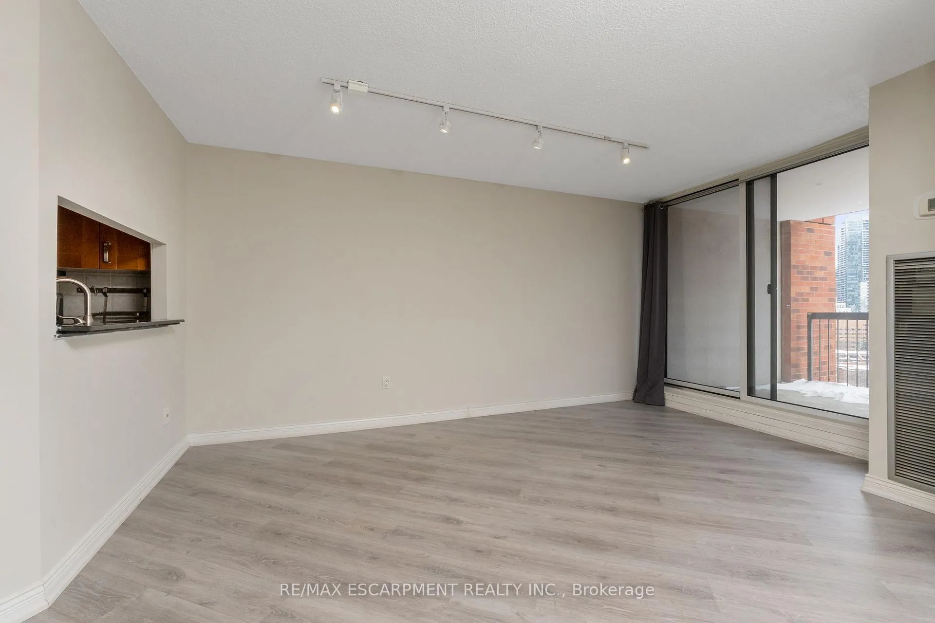 Photo 10 of Unit 1709, 77 Maitland Place, Toronto, Cabbagetown-South St. James Town — HOMEH