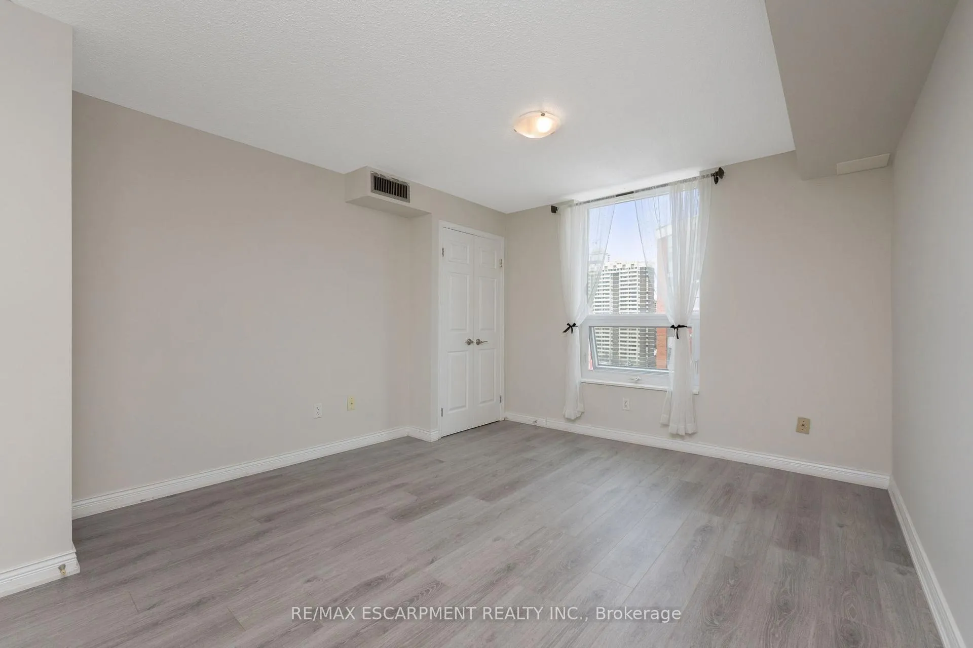 Photo 20 of Unit 1709, 77 Maitland Place, Toronto, Cabbagetown-South St. James Town — HOMEH
