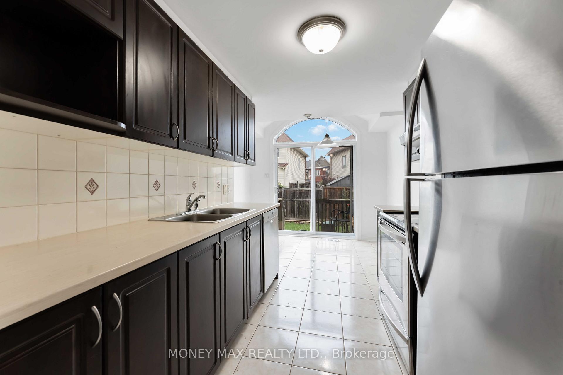 Photo 7 of 163 Garrity Crescent, Ottawa, Barrhaven - Strandherd — HOMEH