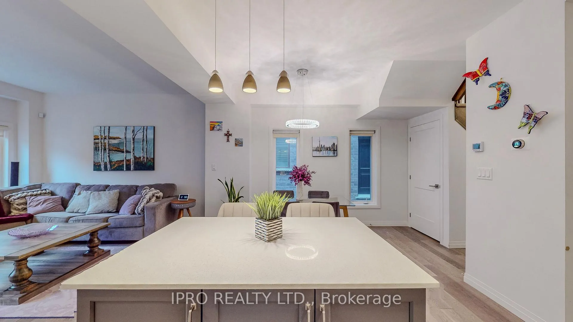 Photo 10 of Unit 49, 30 Times Square Boulevard, Hamilton, Stoney Creek Mountain — HOMEH