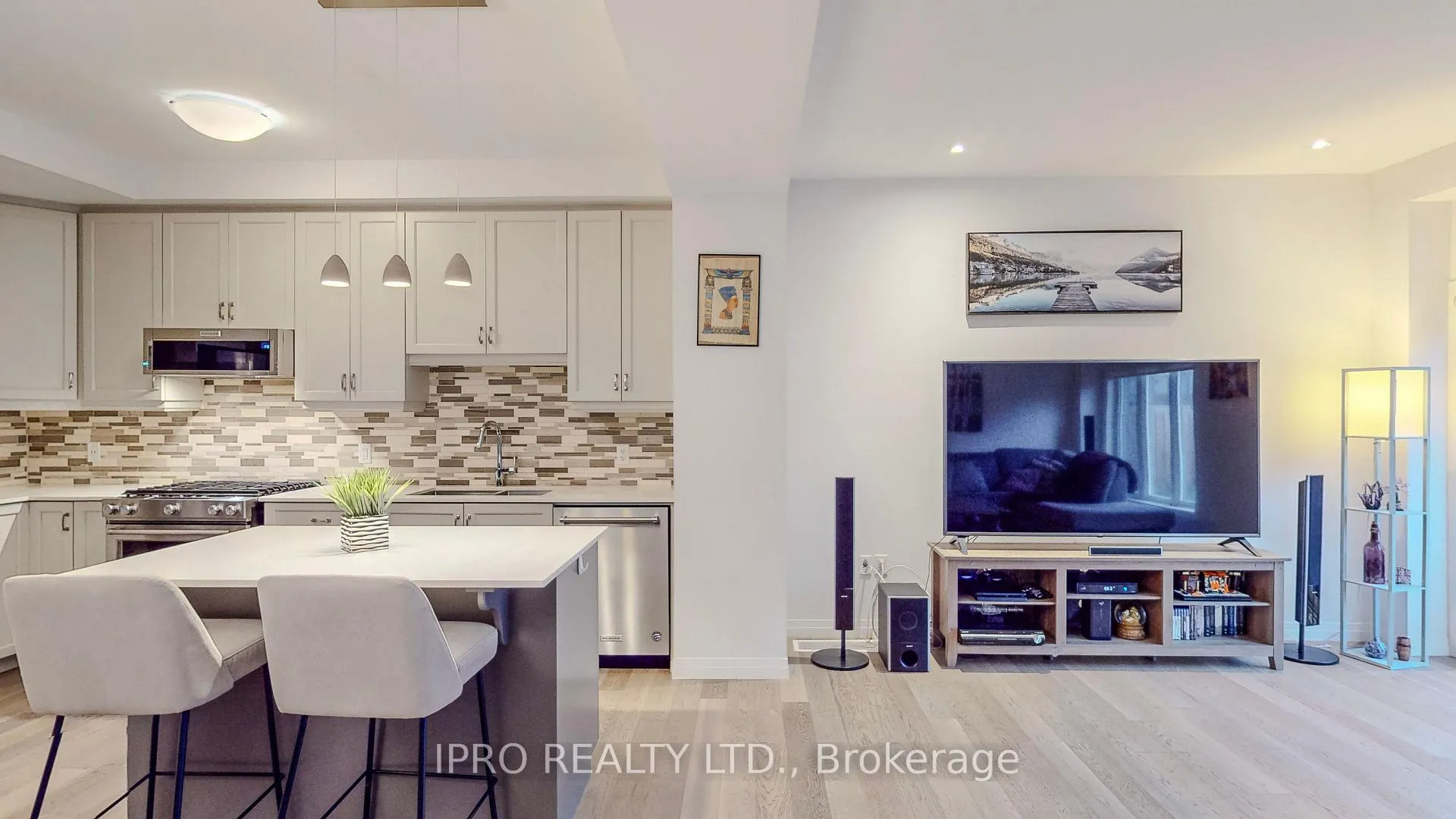 Photo 13 of Unit 49, 30 Times Square Boulevard, Hamilton, Stoney Creek Mountain — HOMEH