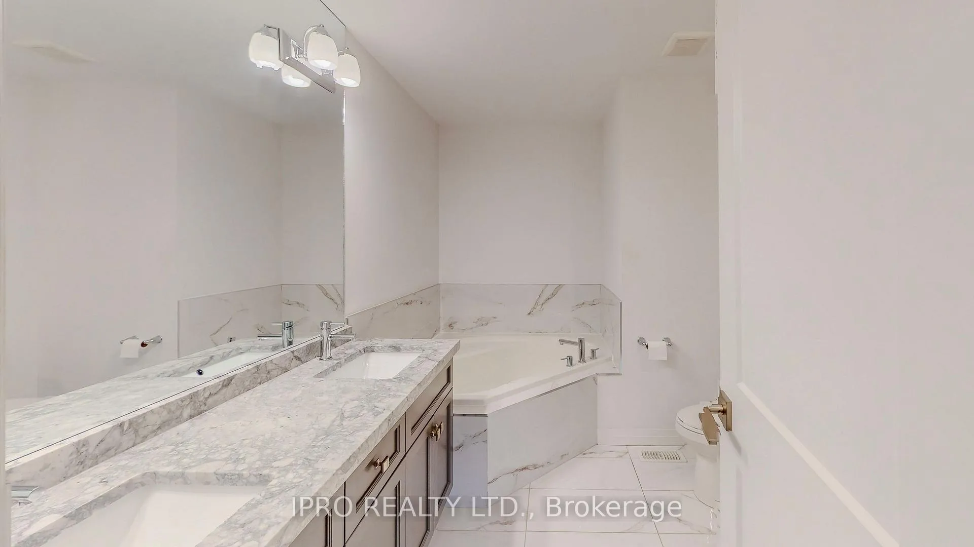 Photo 18 of Unit 49, 30 Times Square Boulevard, Hamilton, Stoney Creek Mountain — HOMEH