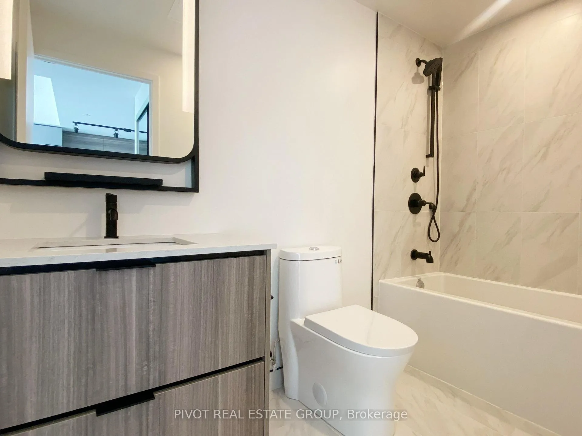 Photo 5 of Unit 1213, 1050 Eastern Avenue, Toronto, The Beaches — HOMEH
