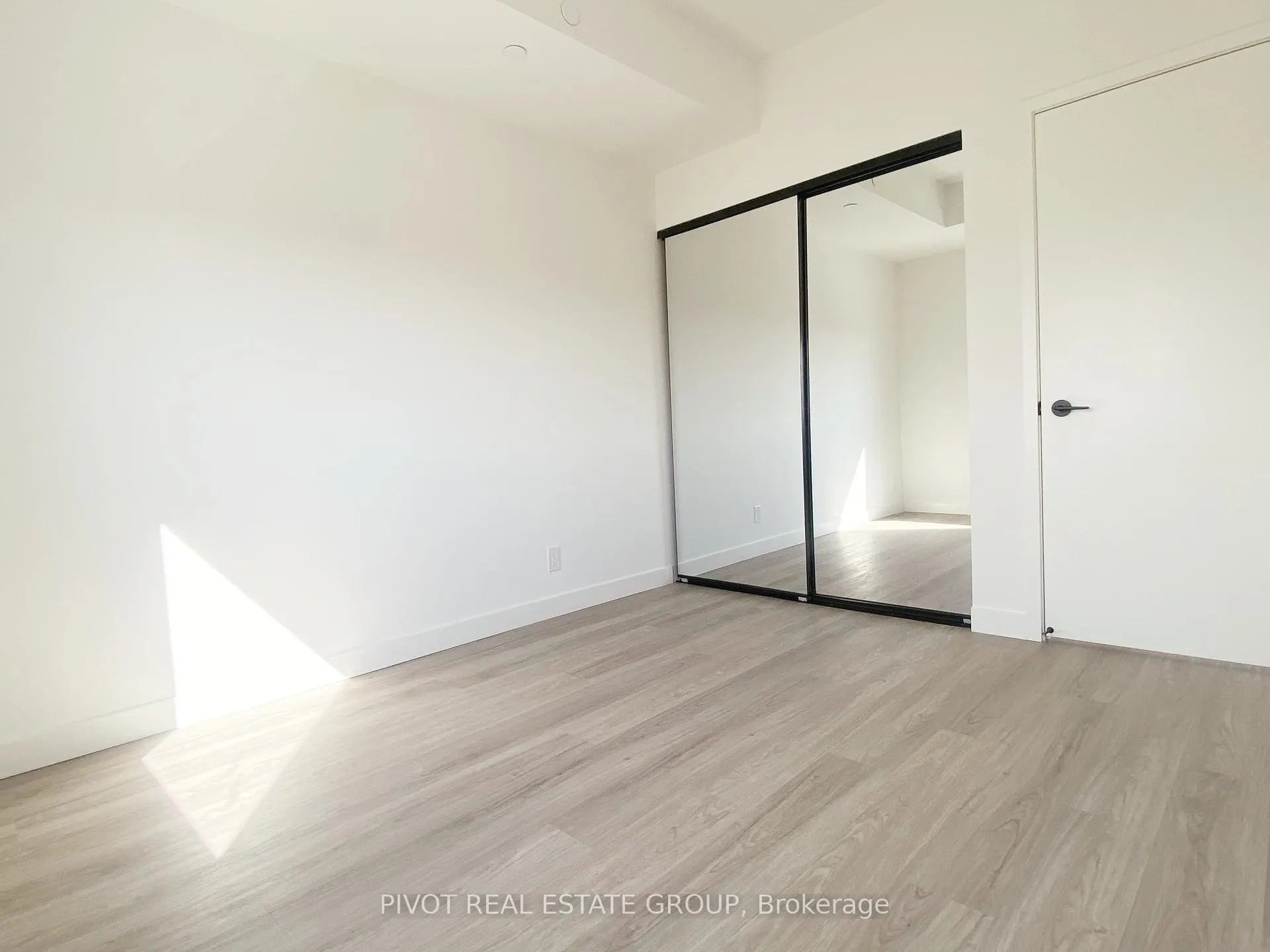Photo 7 of Unit 1213, 1050 Eastern Avenue, Toronto, The Beaches — HOMEH