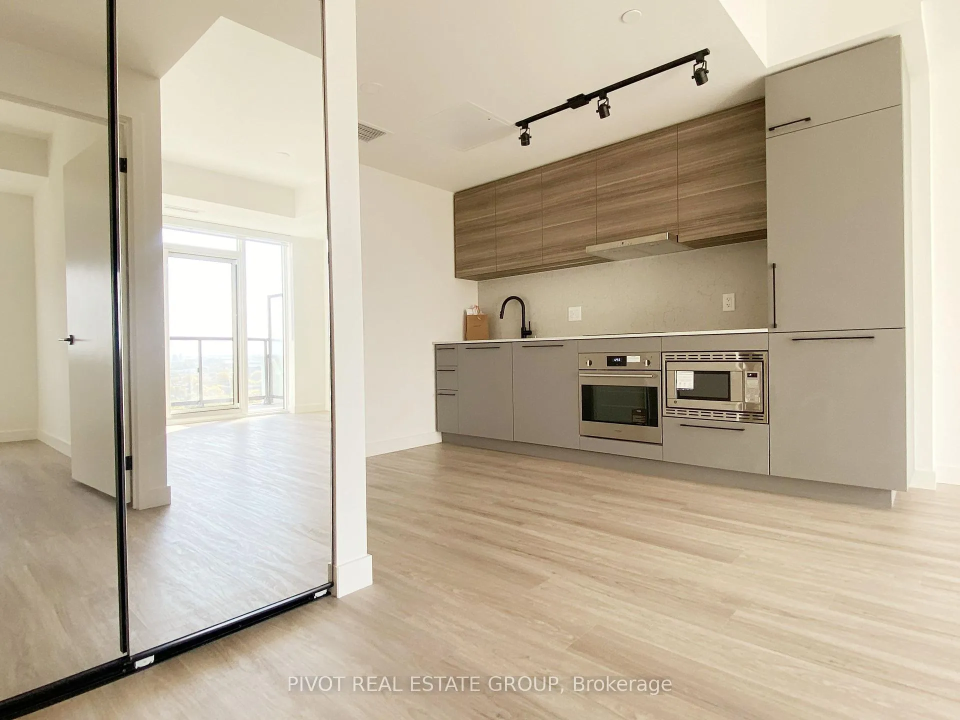 Photo 10 of Unit 1213, 1050 Eastern Avenue, Toronto, The Beaches — HOMEH