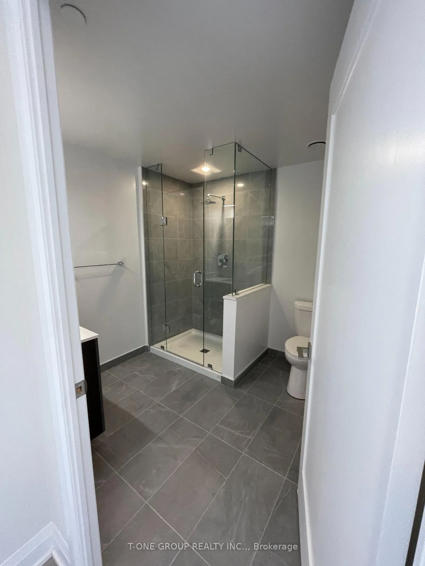 Photo 8 of Unit 3203, 18 Water Walk Drive, Markham, Unionville — HOMEH