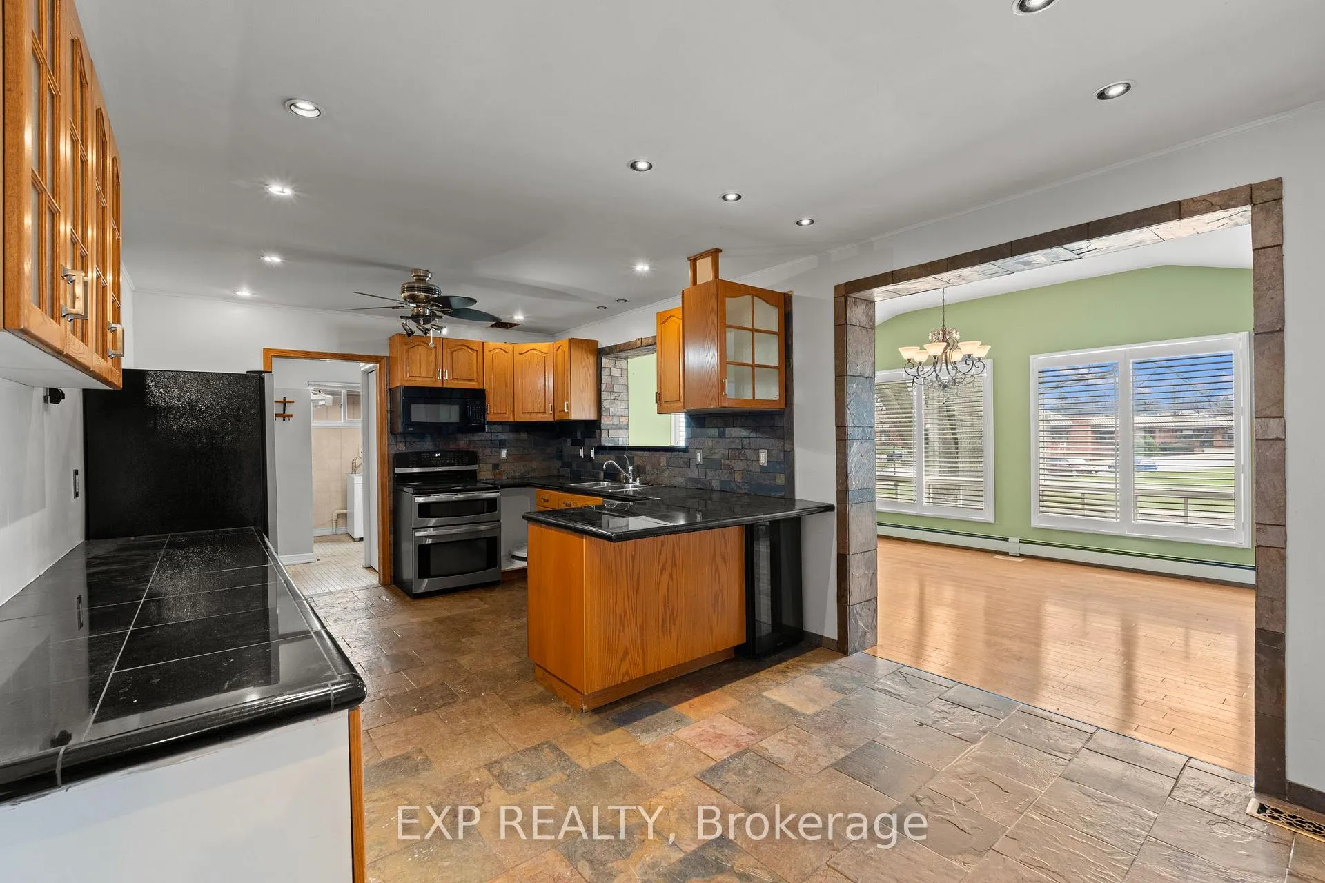 Photo 6 of 5224 Timothy Crescent, Niagara Falls, Morrison — HOMEH