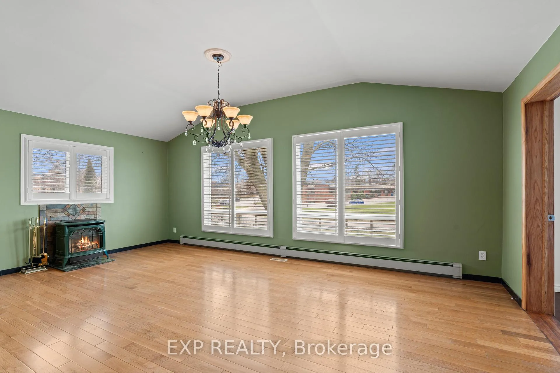 Photo 9 of 5224 Timothy Crescent, Niagara Falls, Morrison — HOMEH
