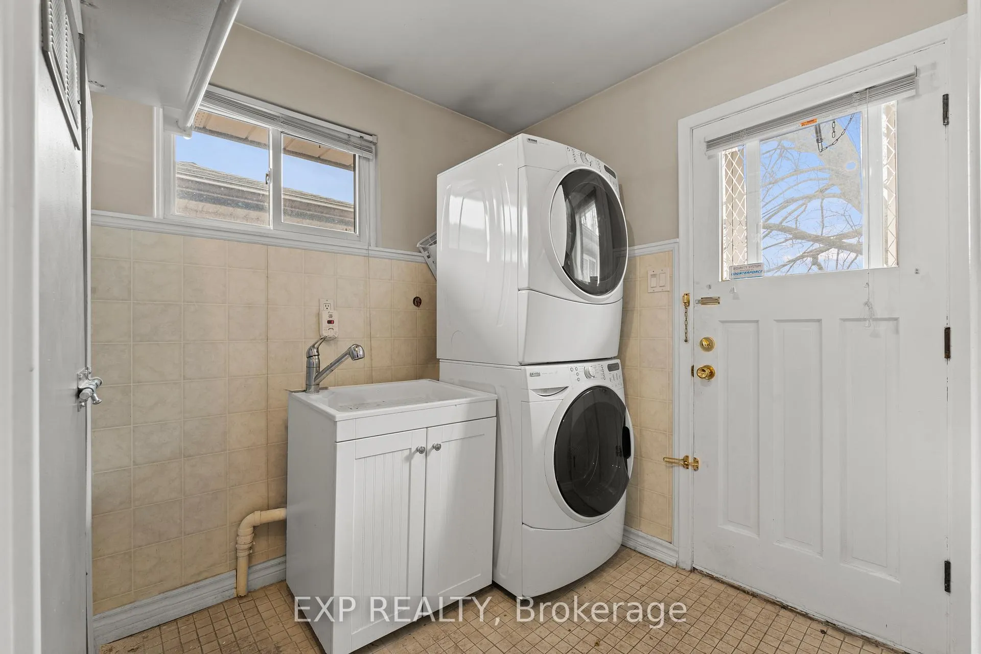Photo 16 of 5224 Timothy Crescent, Niagara Falls, Morrison — HOMEH