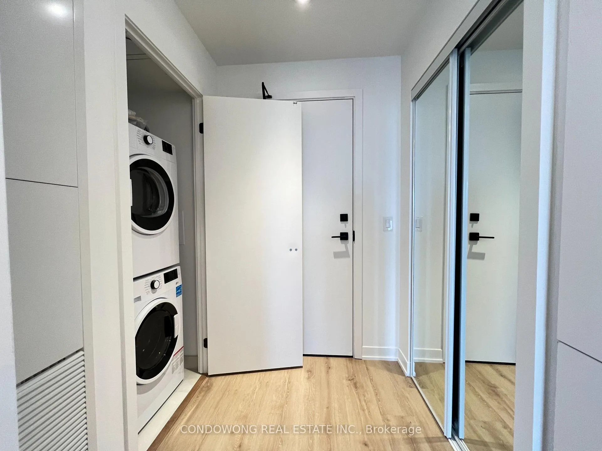 Photo 10 of Unit 2709, 319 Jarvis Street, Toronto, Moss Park — HOMEH