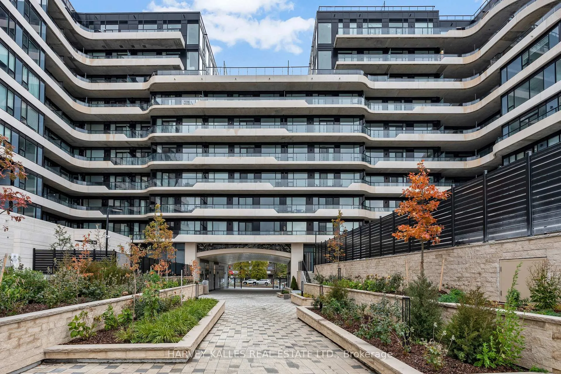 Front of Unit 911, 8188 Yonge Street