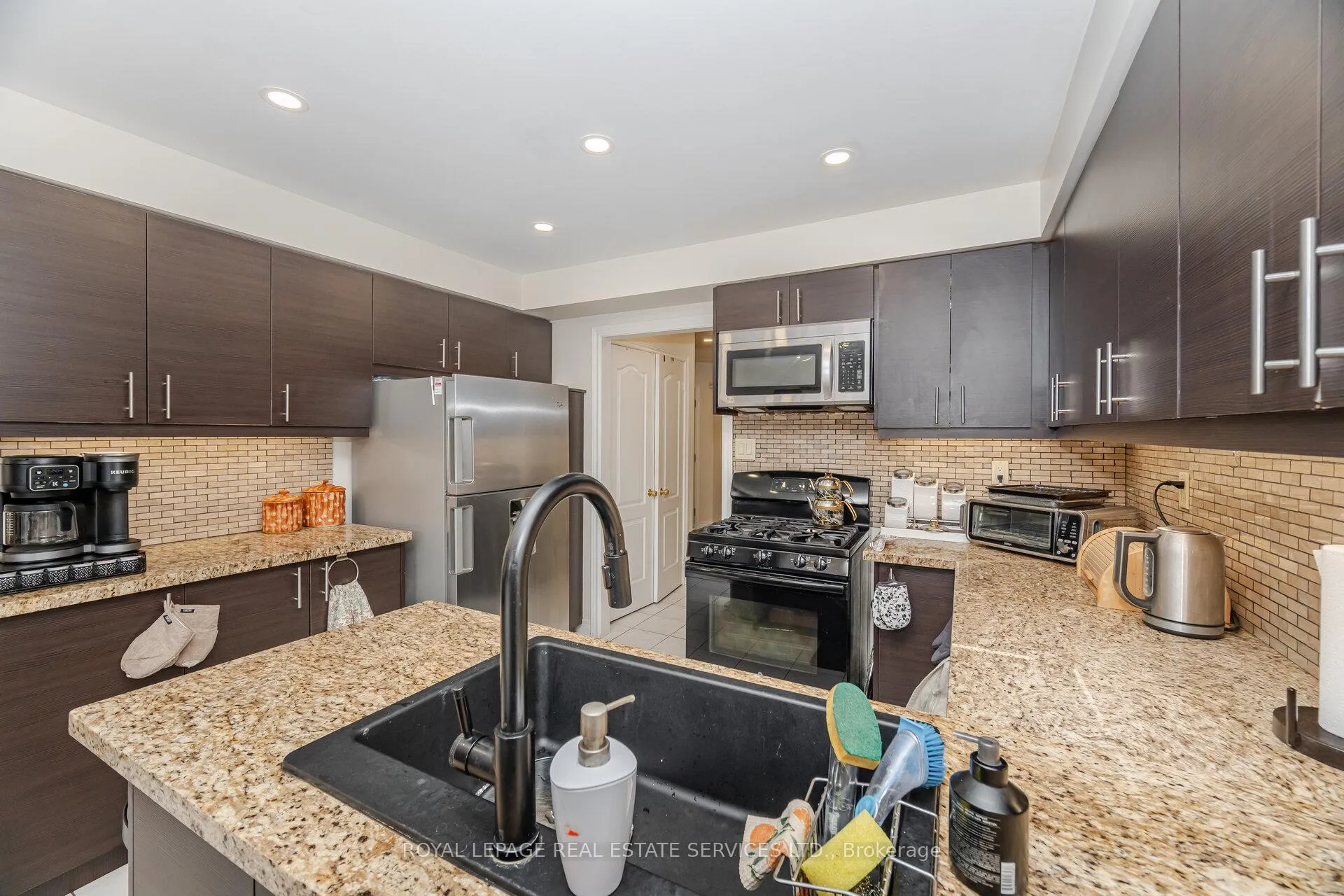 Photo 12 of 52 Wildberry Crescent, Brampton, Sandringham-Wellington — HOMEH