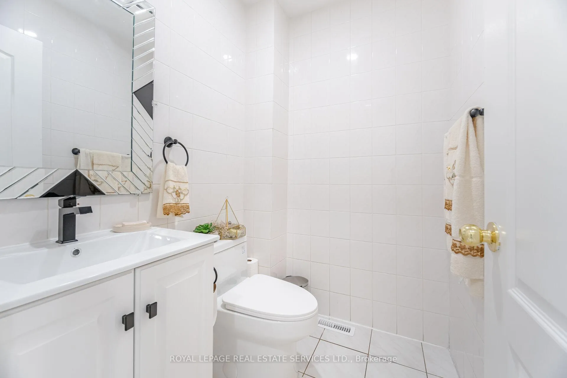 Photo 15 of 52 Wildberry Crescent, Brampton, Sandringham-Wellington — HOMEH