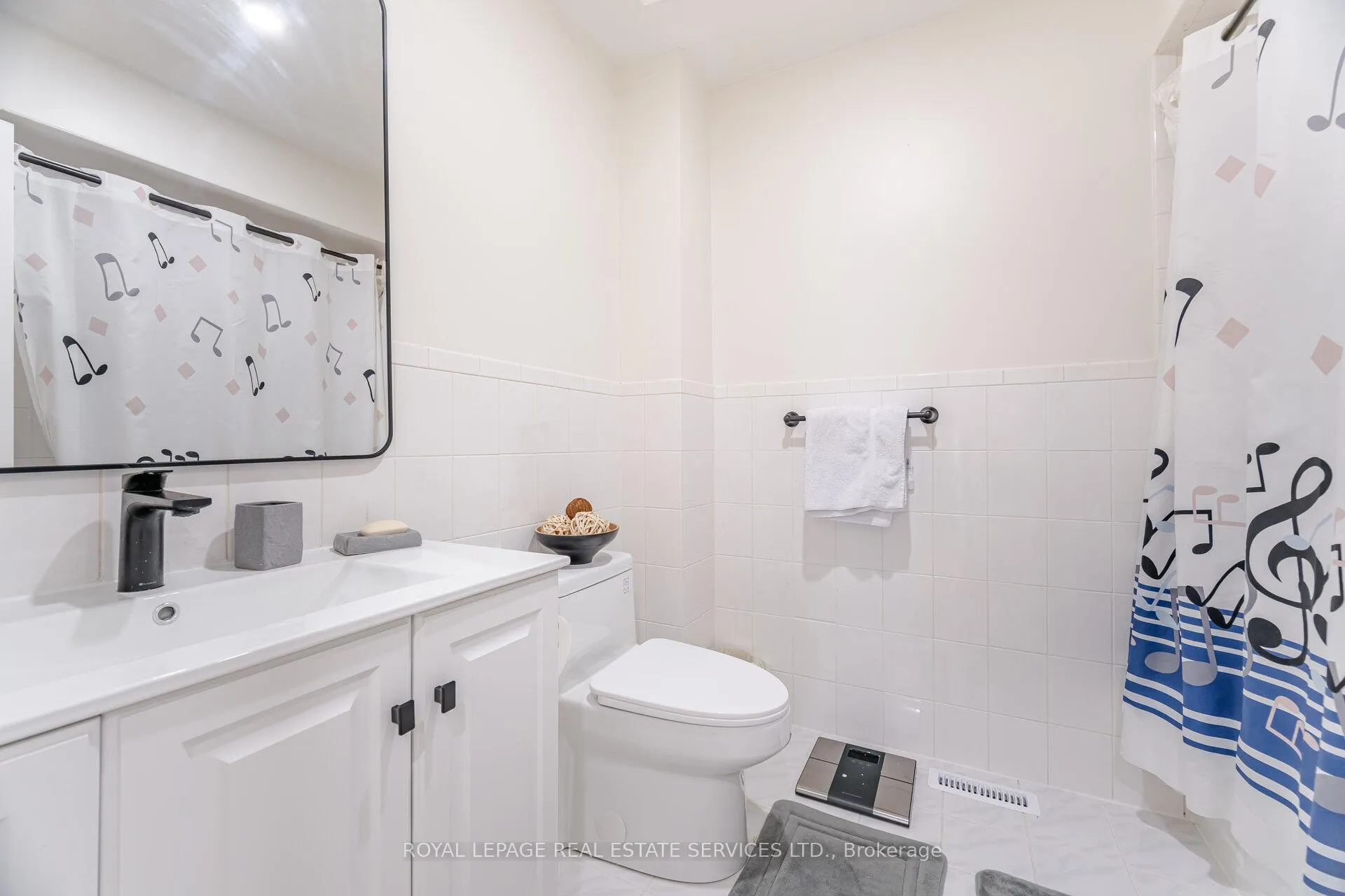 Photo 29 of 52 Wildberry Crescent, Brampton, Sandringham-Wellington — HOMEH