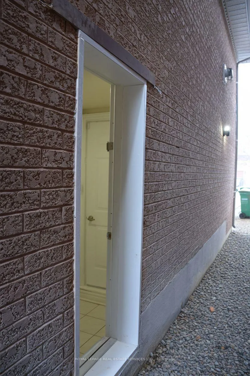 Photo 50 of 52 Wildberry Crescent, Brampton, Sandringham-Wellington — HOMEH
