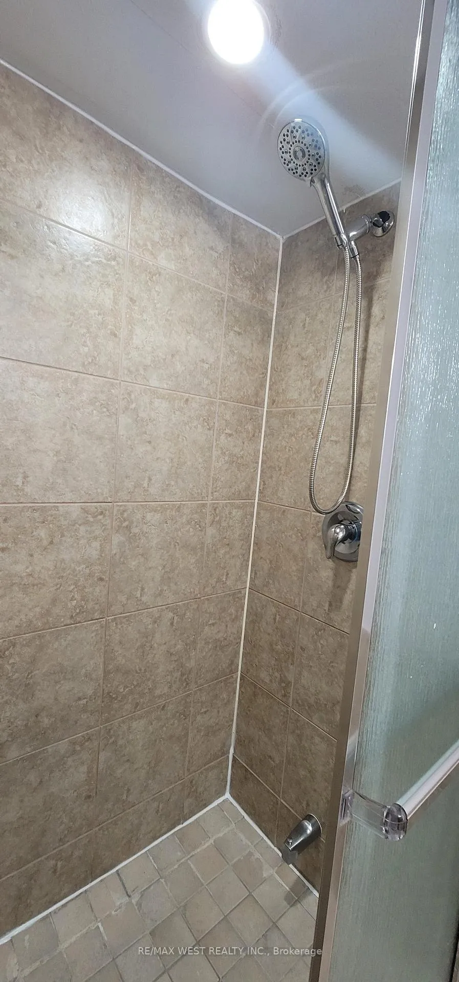 Photo 8 of Unit Basement, 171 Westmeadow Drive, Kitchener — HOMEH
