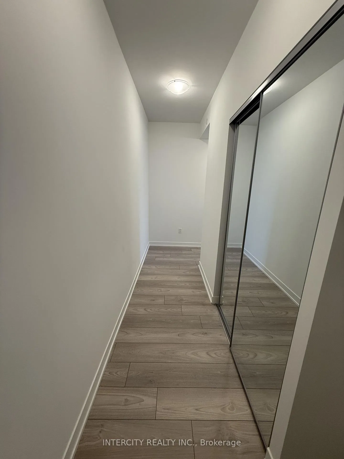 Photo 4 of Unit 622, 498 Caldari Road, Vaughan, Concord — HOMEH