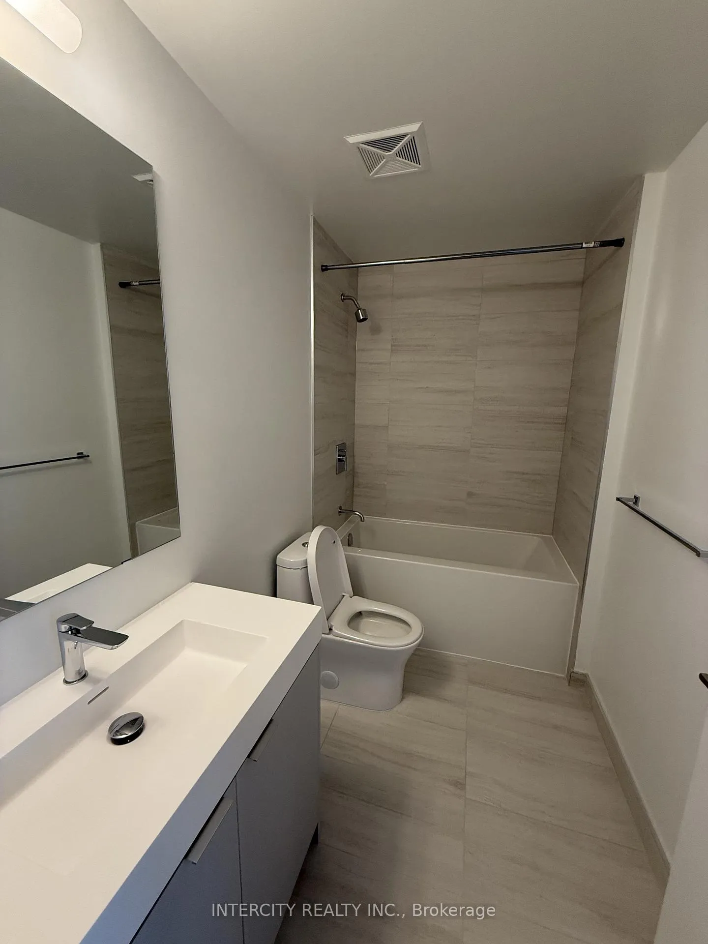 Photo 10 of Unit 622, 498 Caldari Road, Vaughan, Concord — HOMEH