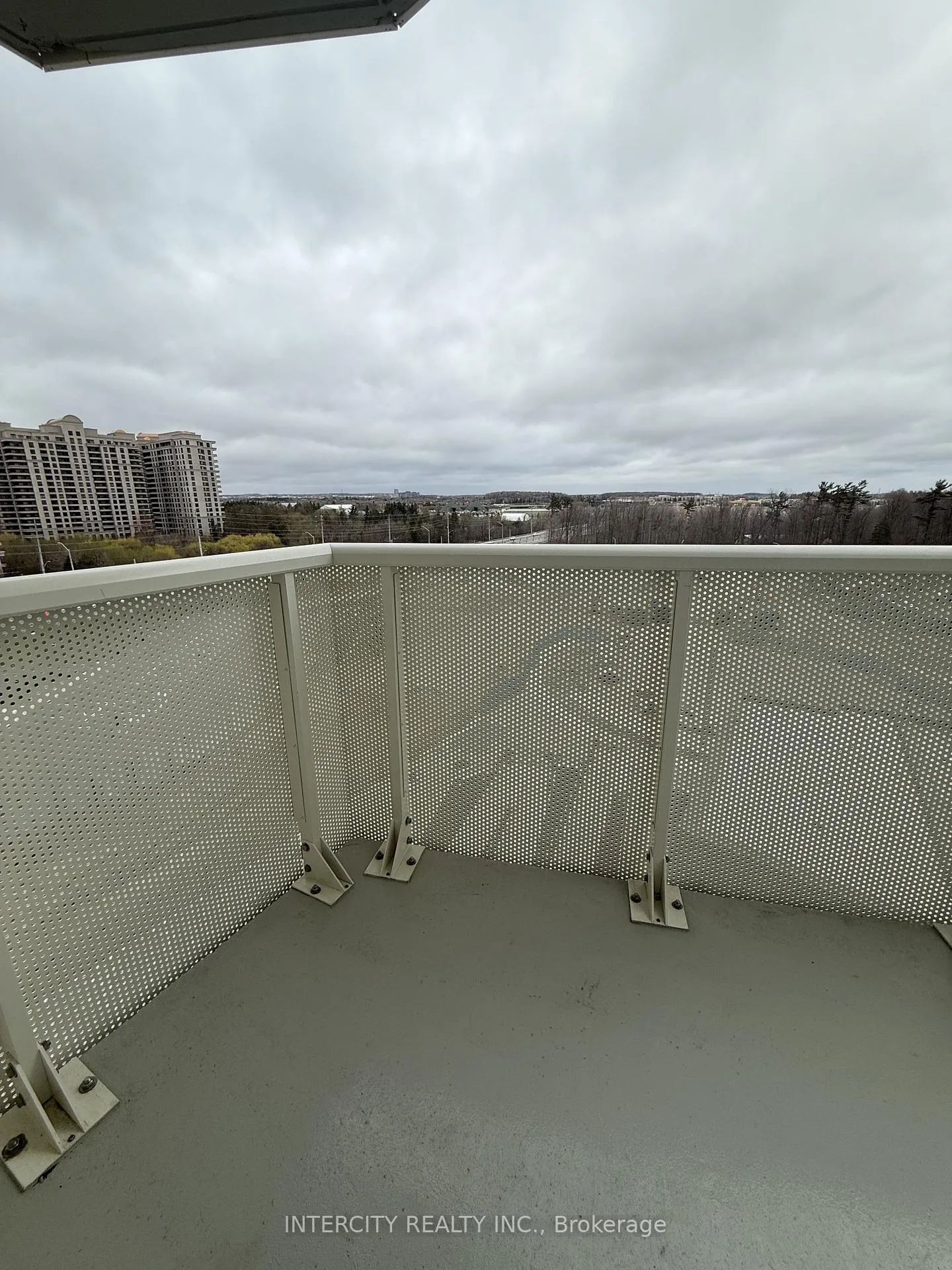 Photo 13 of Unit 622, 498 Caldari Road, Vaughan, Concord — HOMEH