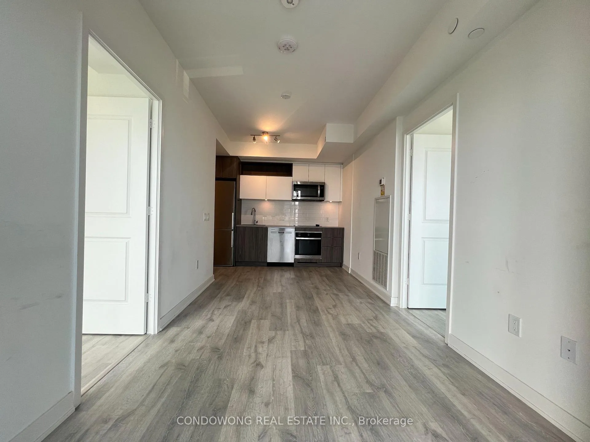 Front of Unit 4204, 100 Dalhousie Street