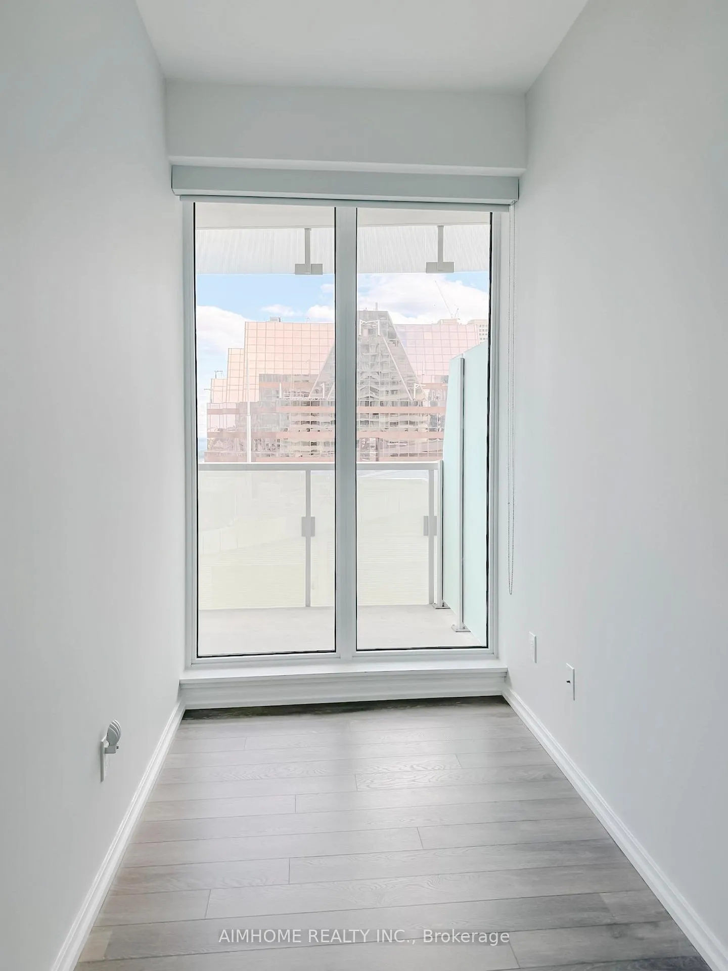 Photo 13 of Unit 2705, 197 Yonge Street, Toronto, Church-Yonge Corridor — HOMEH