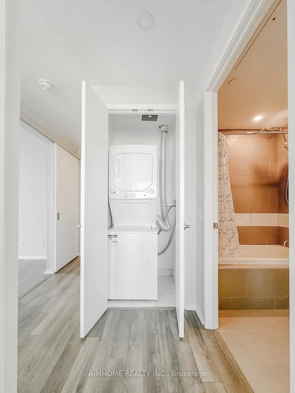 Photo 14 of Unit 2705, 197 Yonge Street, Toronto, Church-Yonge Corridor — HOMEH