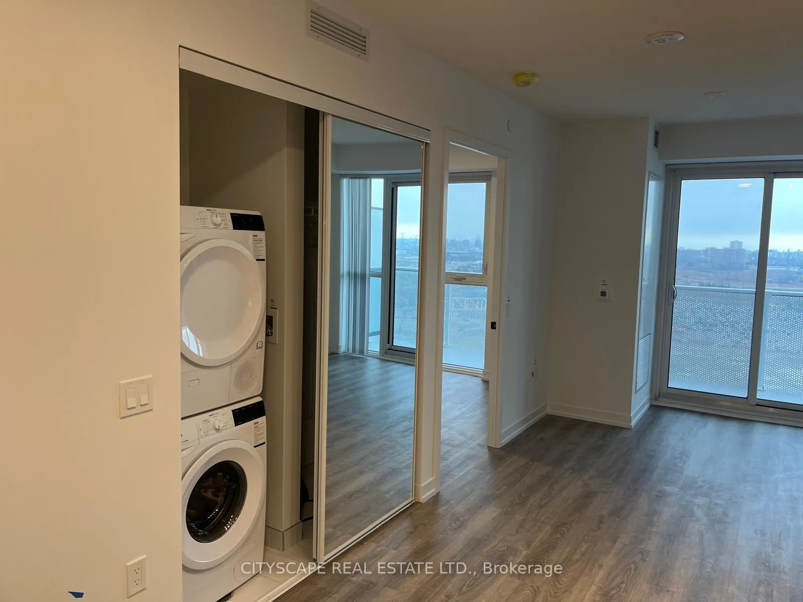 Photo 4 of Unit 2505, 195 Commerce Street, Vaughan, Vaughan Corporate Centre — HOMEH