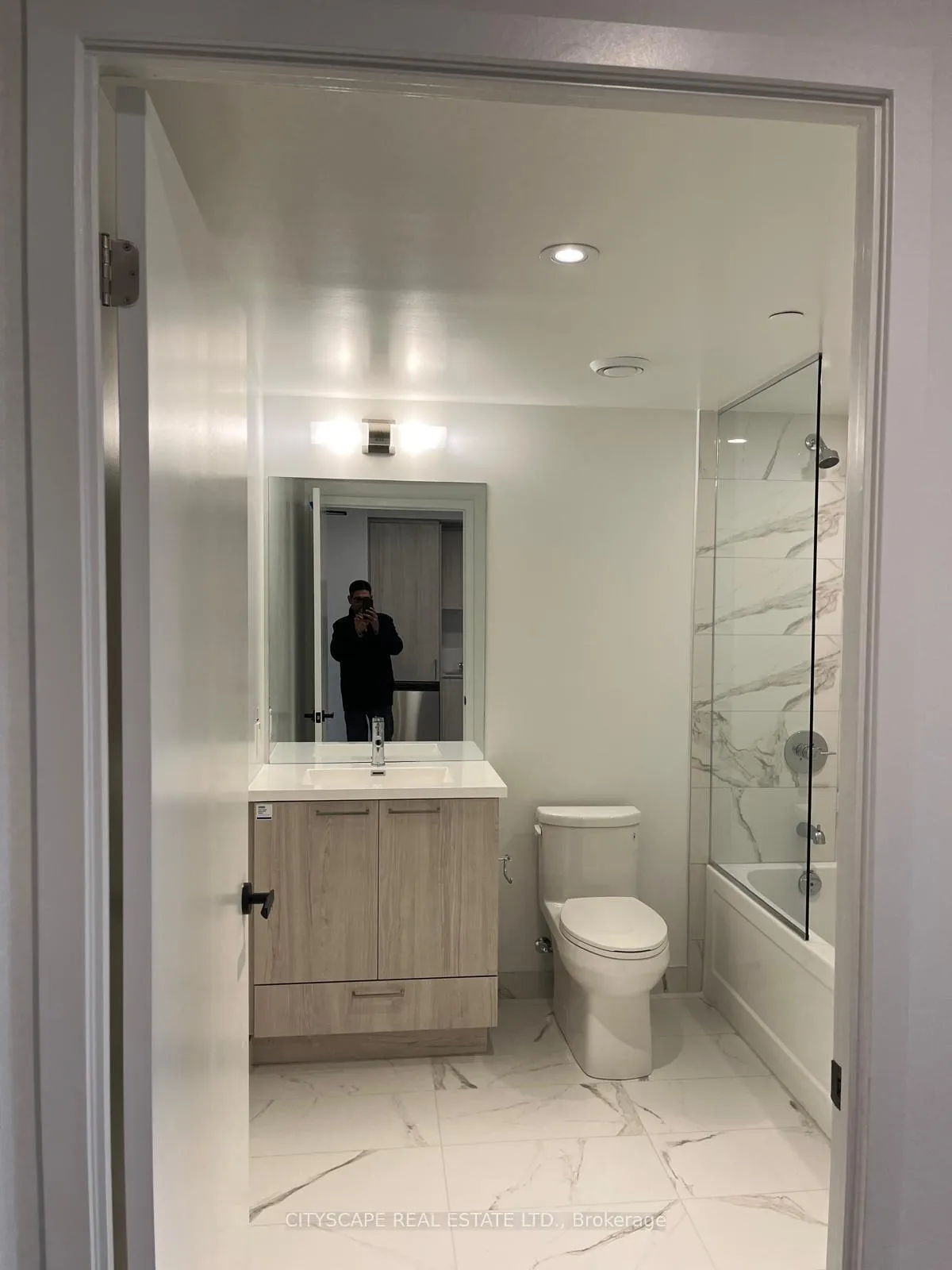 Photo 7 of Unit 2505, 195 Commerce Street, Vaughan, Vaughan Corporate Centre — HOMEH