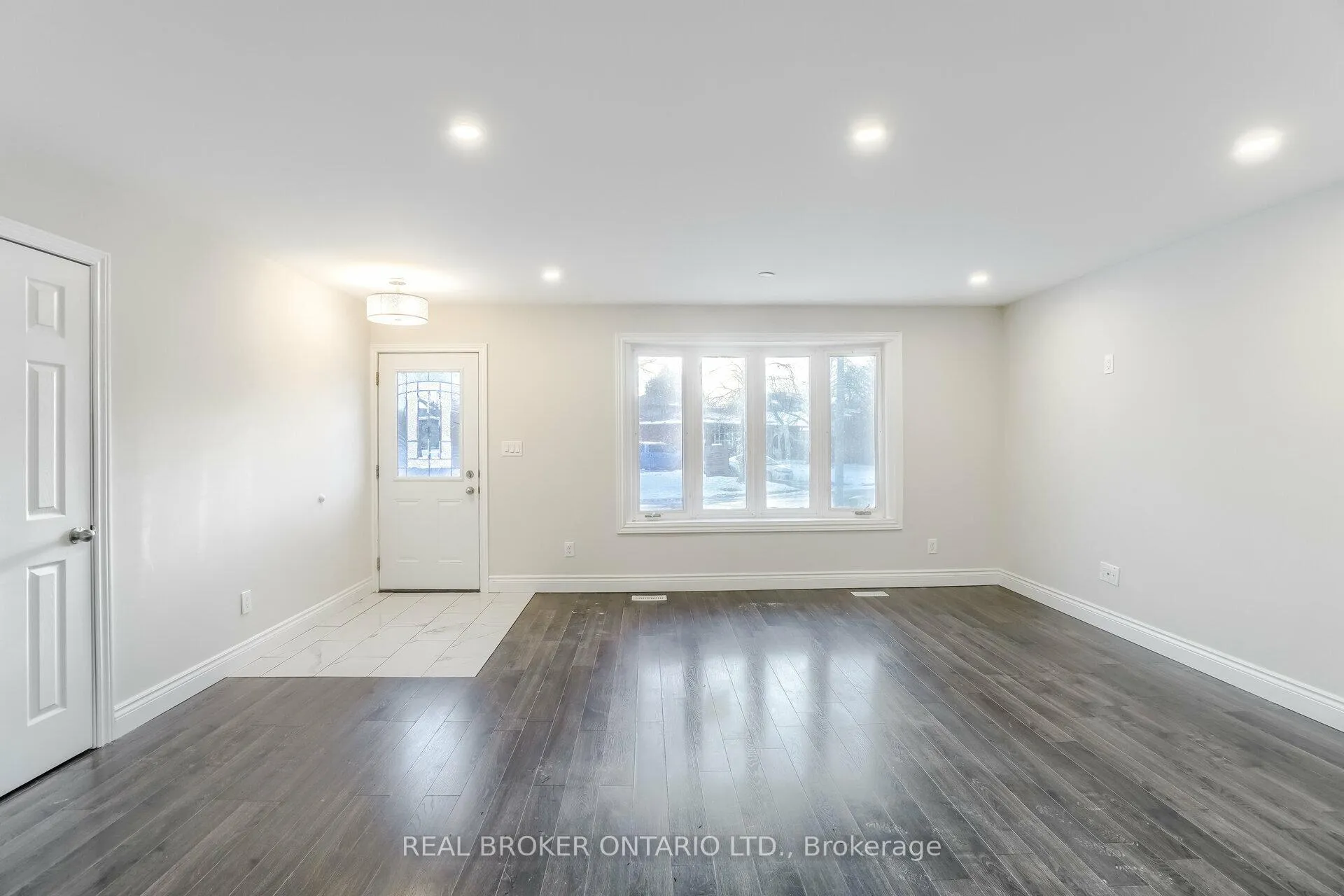 Photo 6 of 136 Claymore Crescent, Oshawa, Central — HOMEH