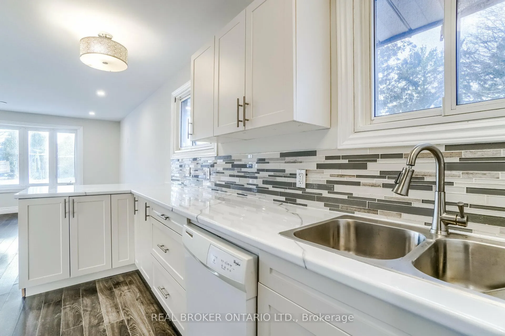 Photo 10 of 136 Claymore Crescent, Oshawa, Central — HOMEH