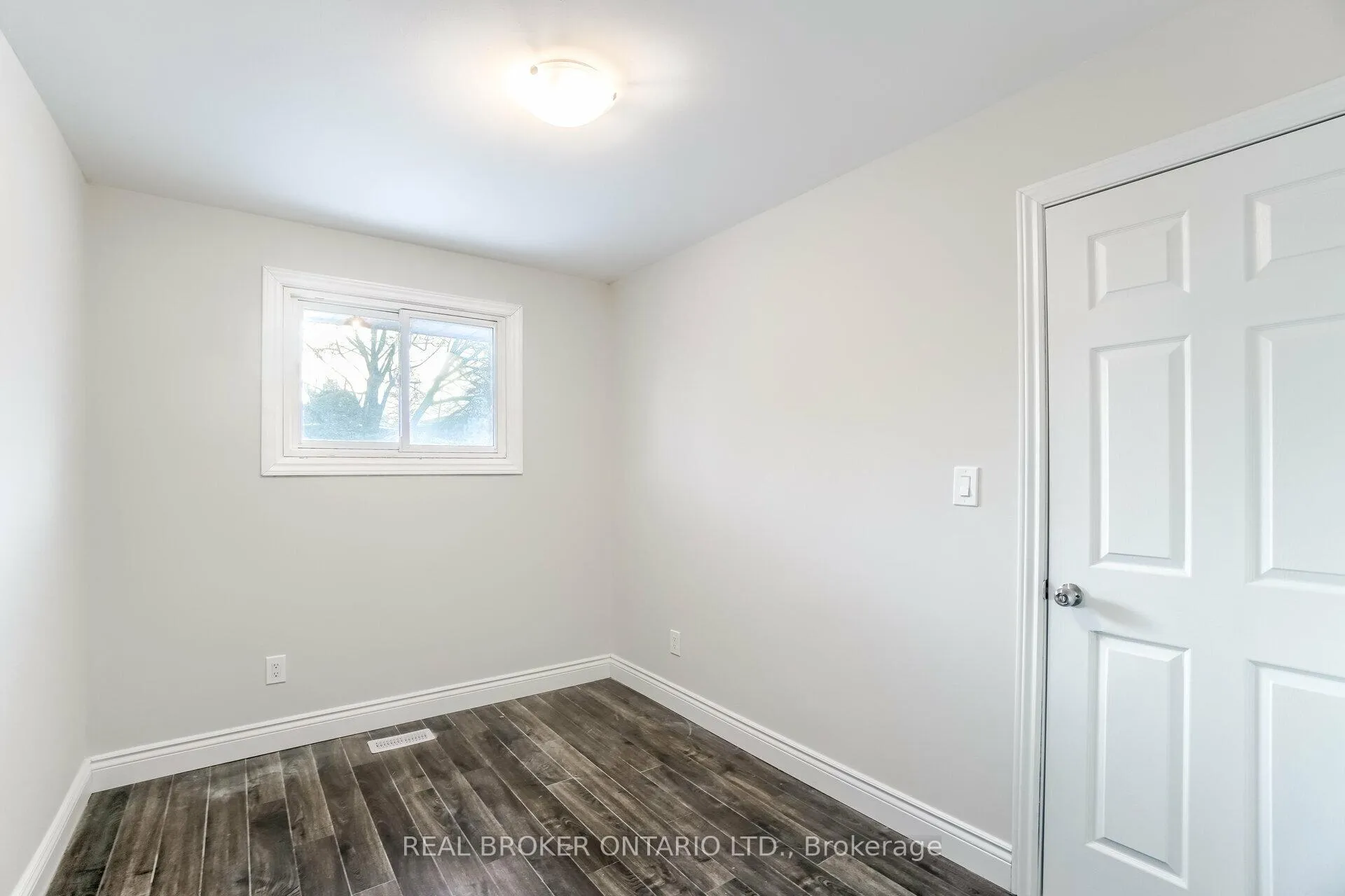 Photo 13 of 136 Claymore Crescent, Oshawa, Central — HOMEH