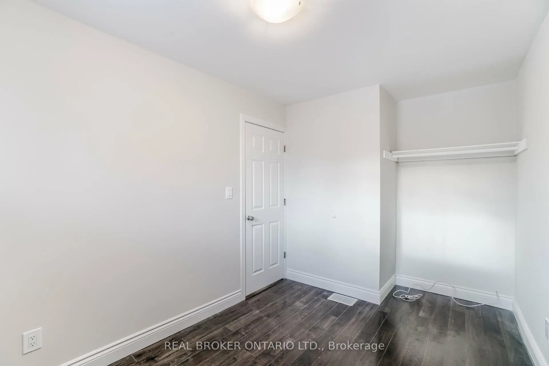 Photo 14 of 136 Claymore Crescent, Oshawa, Central — HOMEH