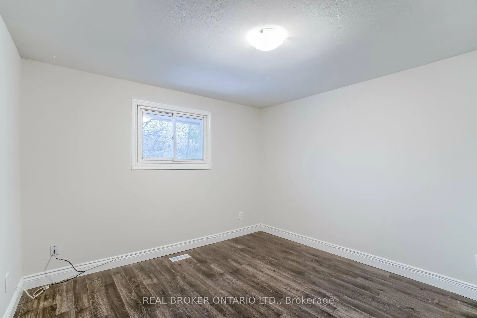 Photo 15 of 136 Claymore Crescent, Oshawa, Central — HOMEH