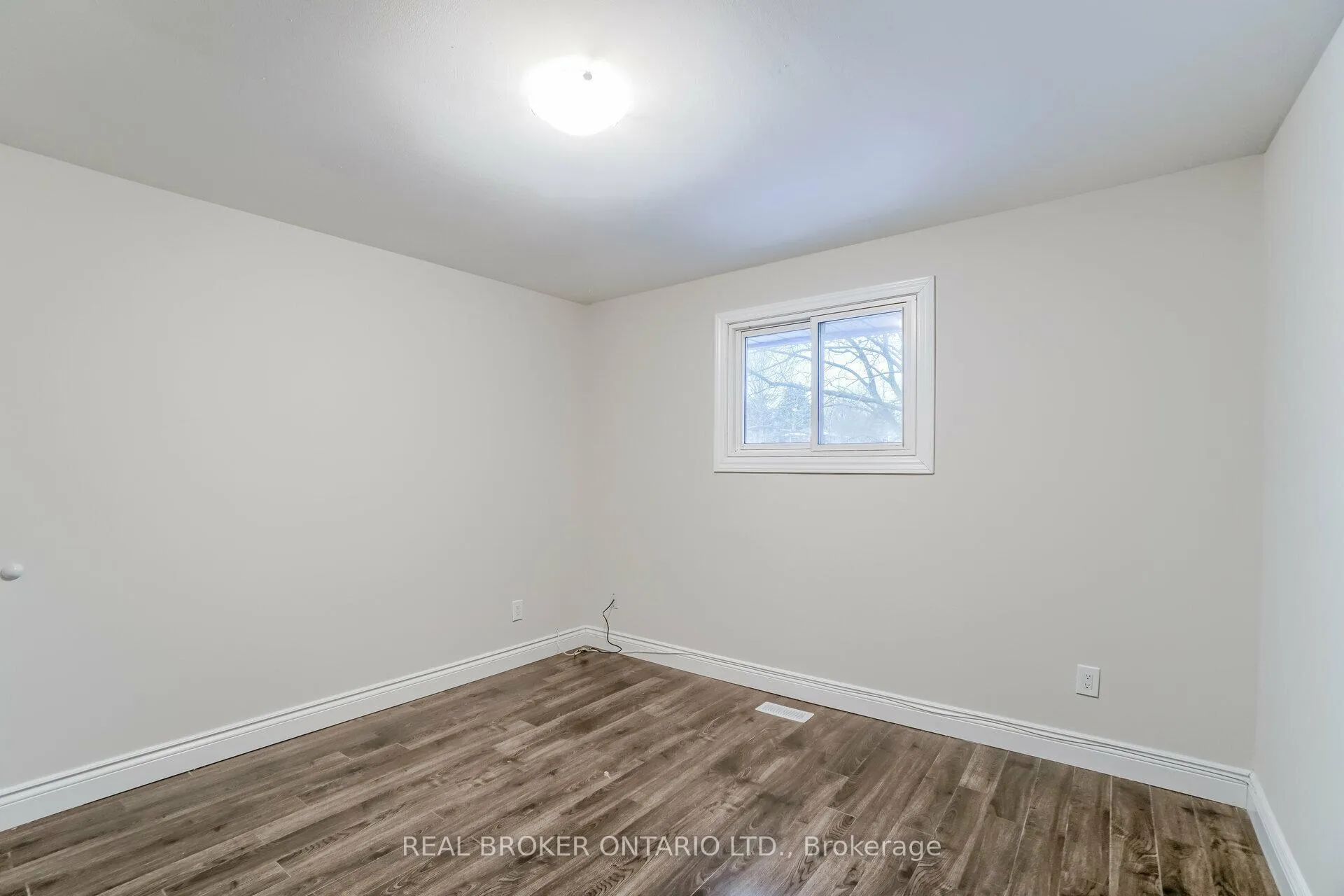 Photo 16 of 136 Claymore Crescent, Oshawa, Central — HOMEH