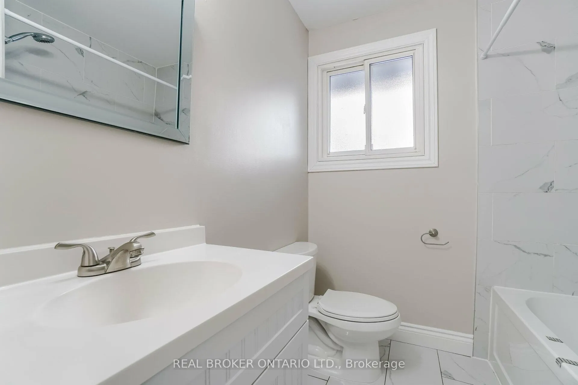 Photo 21 of 136 Claymore Crescent, Oshawa, Central — HOMEH