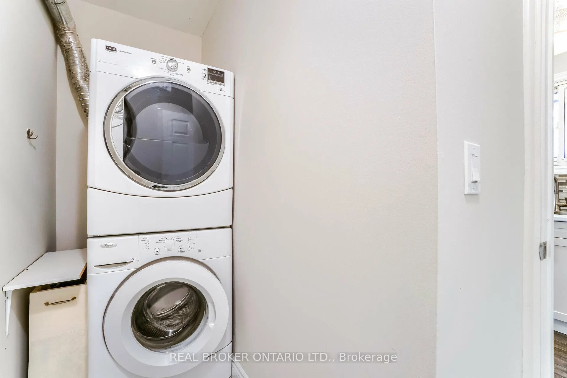 Photo 22 of 136 Claymore Crescent, Oshawa, Central — HOMEH