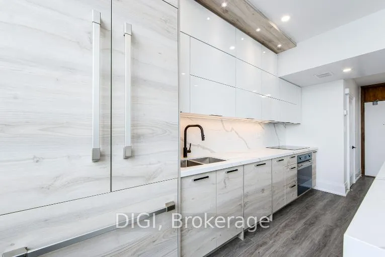 Photo 8 of Unit PH1, 400 Walmer Road, Toronto, Forest Hill South — HOMEH