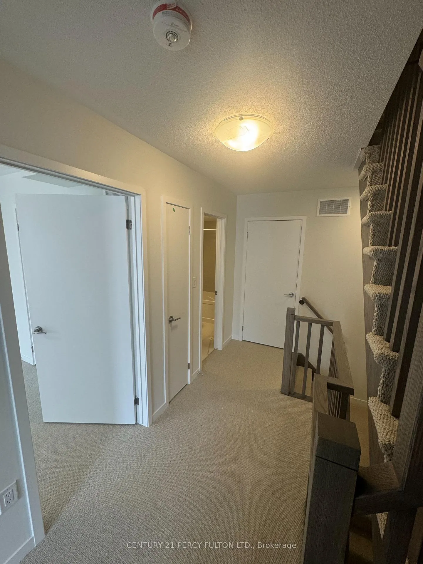 Photo 7 of Unit TH 310, 130 Honeycrisp Crescent, Vaughan, Concord — HOMEH