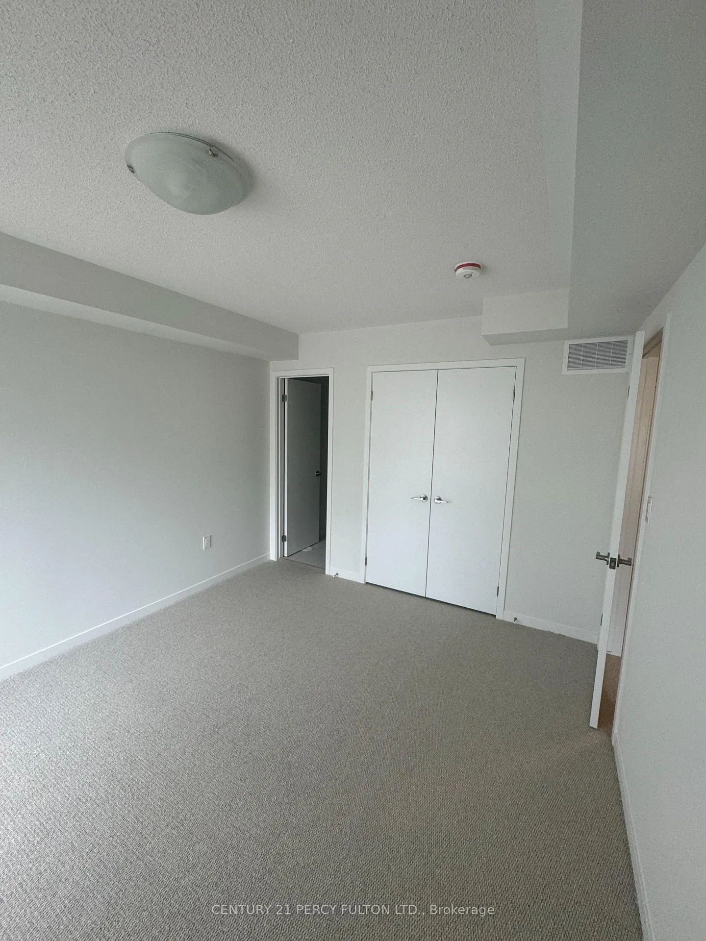 Photo 10 of Unit TH 310, 130 Honeycrisp Crescent, Vaughan, Concord — HOMEH