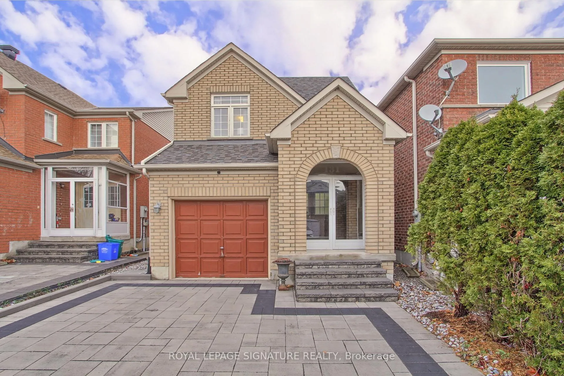 Photo 1 of 131 Tara Crescent, Markham, Cedarwood — HOMEH