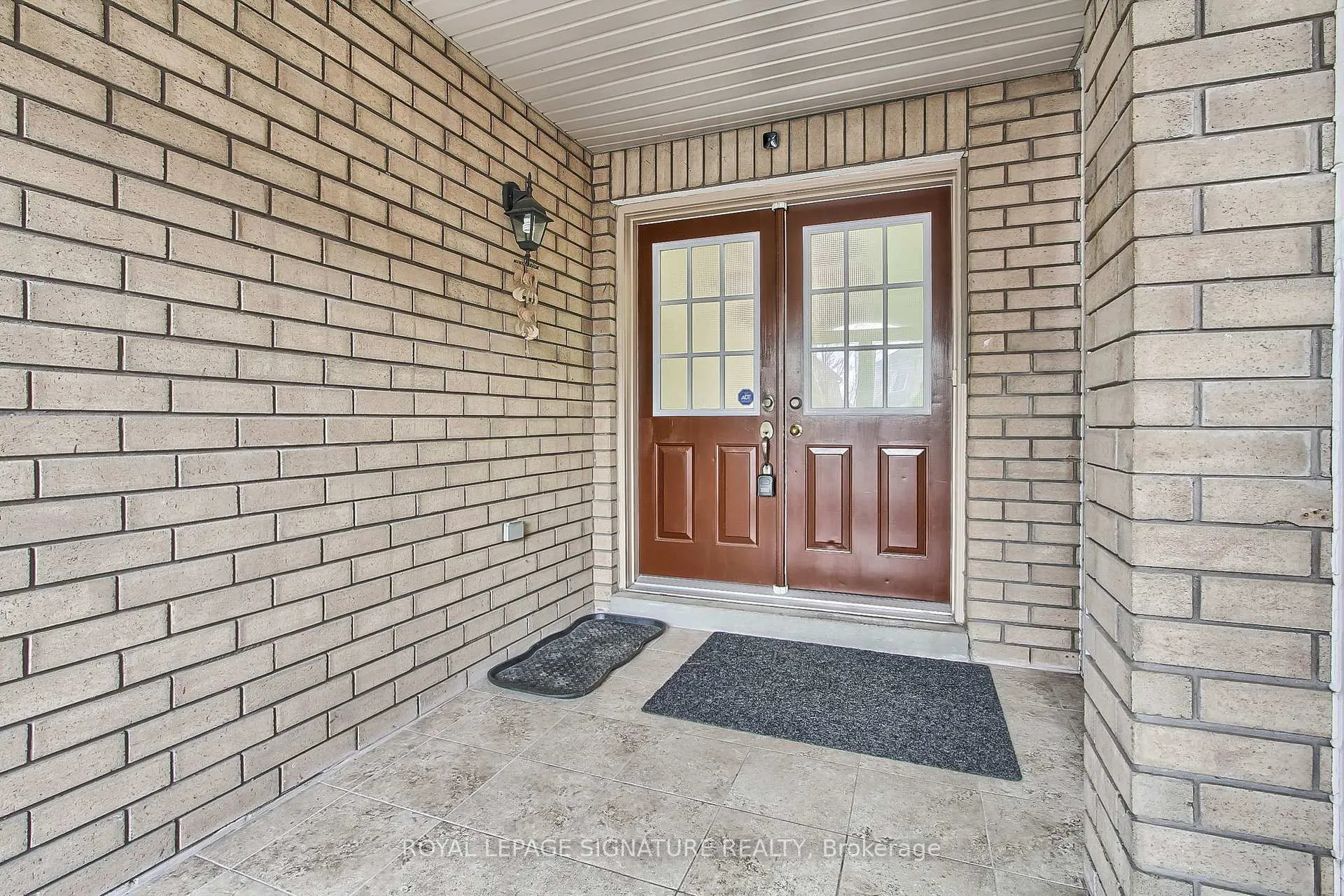 Photo 2 of 131 Tara Crescent, Markham, Cedarwood — HOMEH